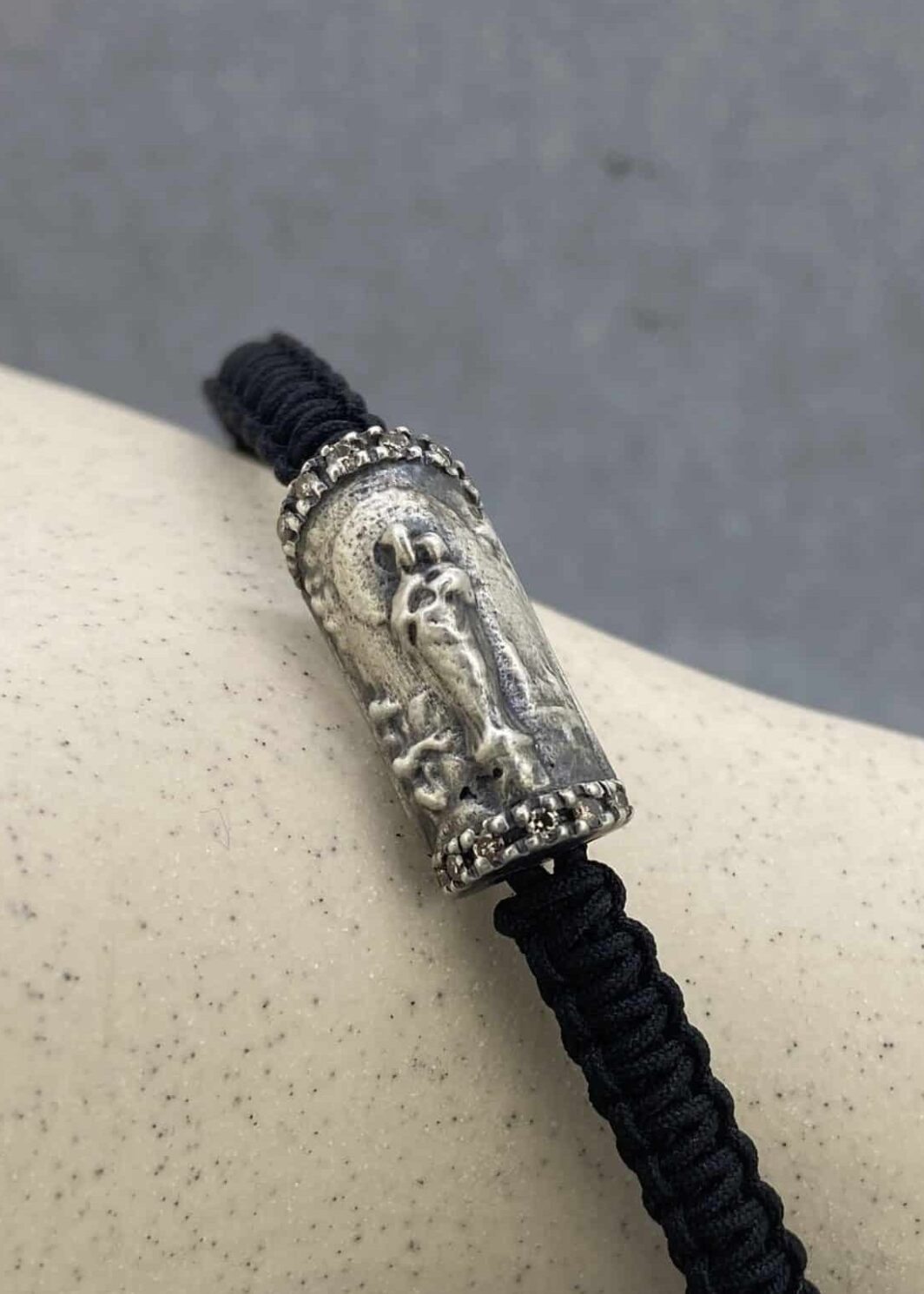 Pulsera Virgen del Pilar con Diamantes nylon negro