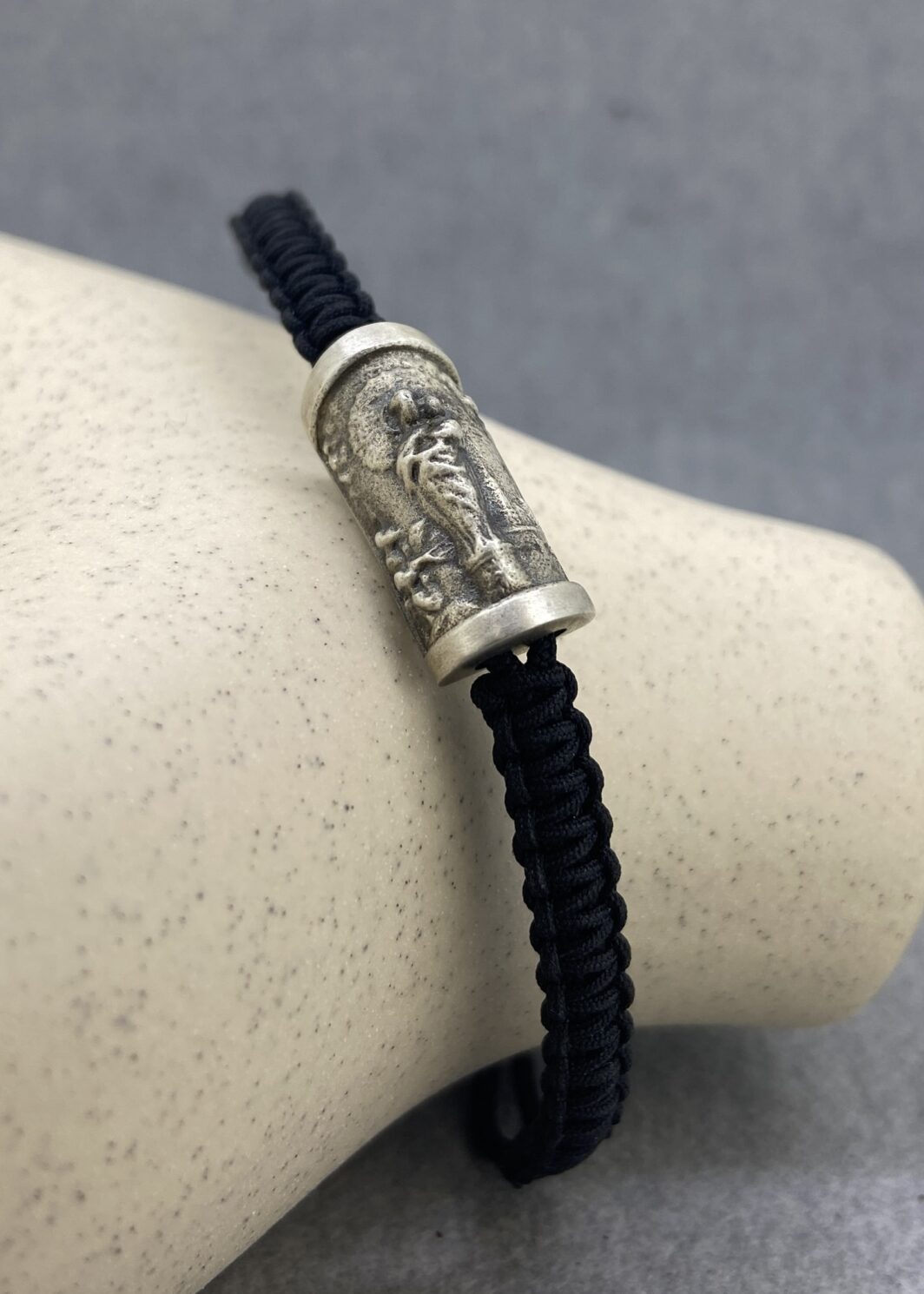 Pulsera Virgen Plata Nylon Negro